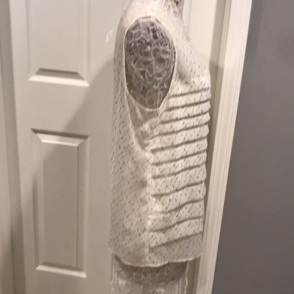 Brand new Ann Taylor Loft sleeveless Top - Picture 4 of 8